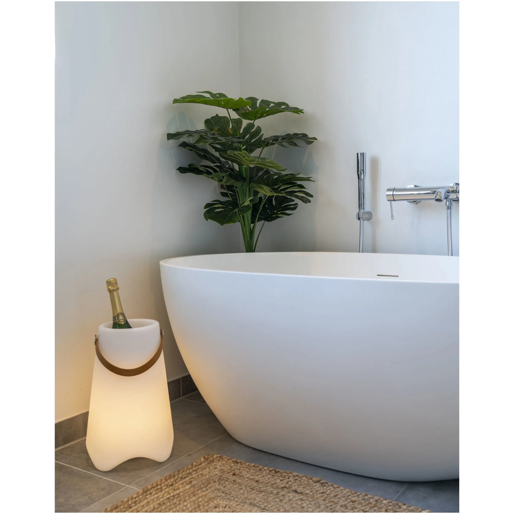 tinkaro Weinkühler Bristol LED mit Gurt 25 x 25 x 37,5 cm Weiß