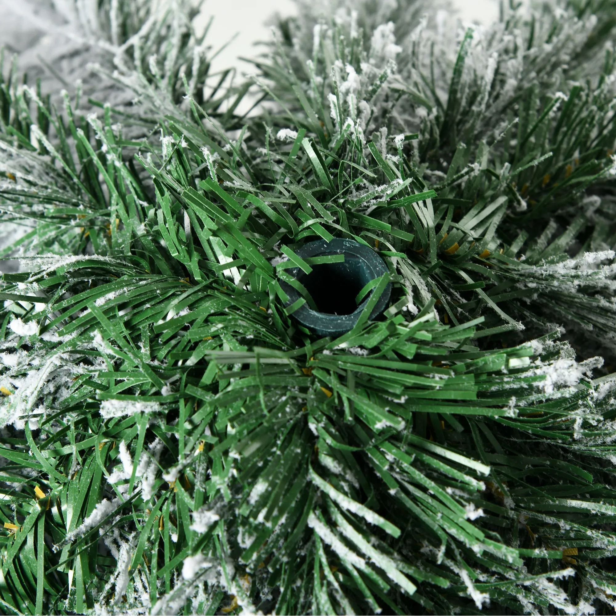 Künstlicher Weihnachtsbaum, 1,80 m, mit 523 Zweigen, Kunstschnee, lebensechtes Aussehen, schlanke Form