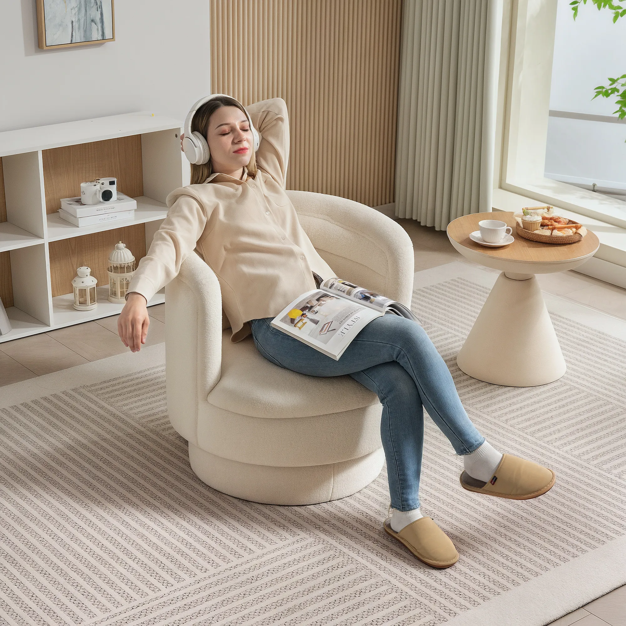 Drehbarer Polstersessel, Moderner Lounge-Sessel mit Kautschukholzrahmen, für Wohnzimmer, Schlafzimmer, Cremeweiß