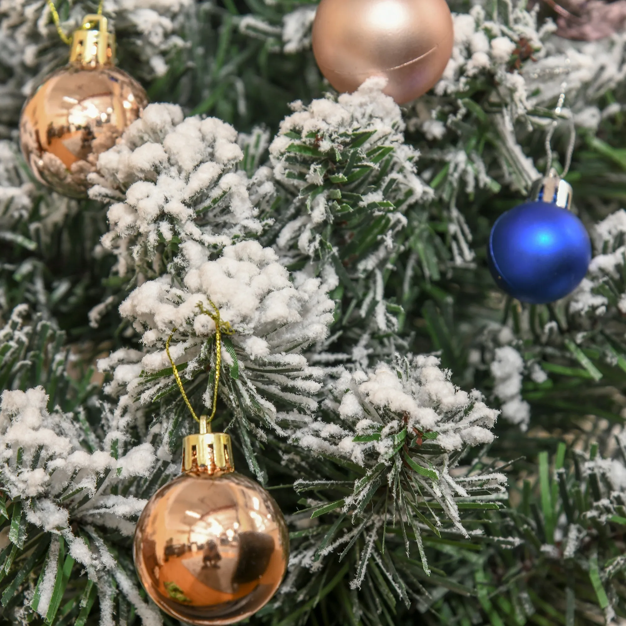 Künstlicher Weihnachtsbaum 60 cm mit Schnee-Effekt, Grün-Weiß