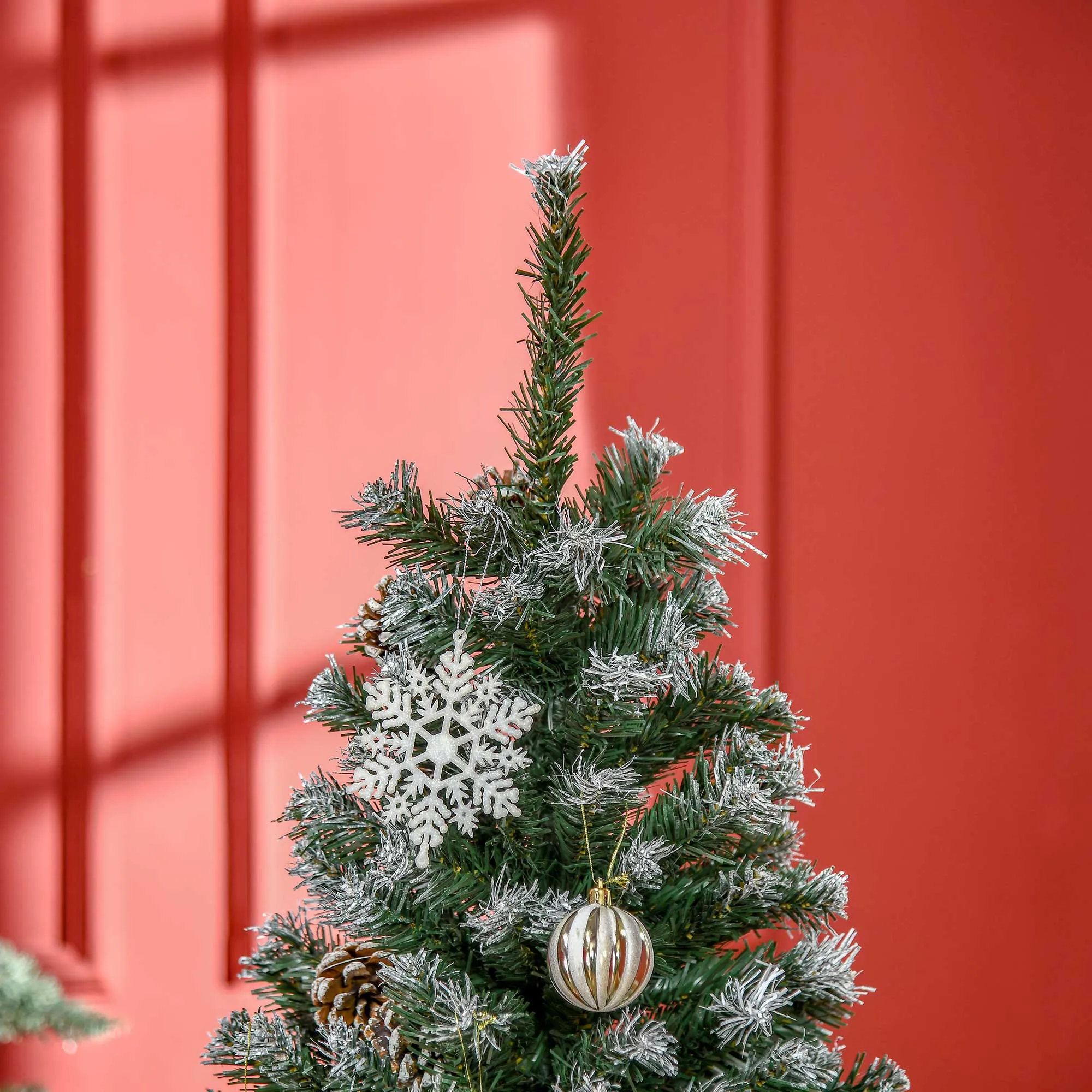 Künstlicher Weihnachtsbaum, 676 Zweige, 41 Zapfen, verschneite Spitzen, feuerfest, 180 cm