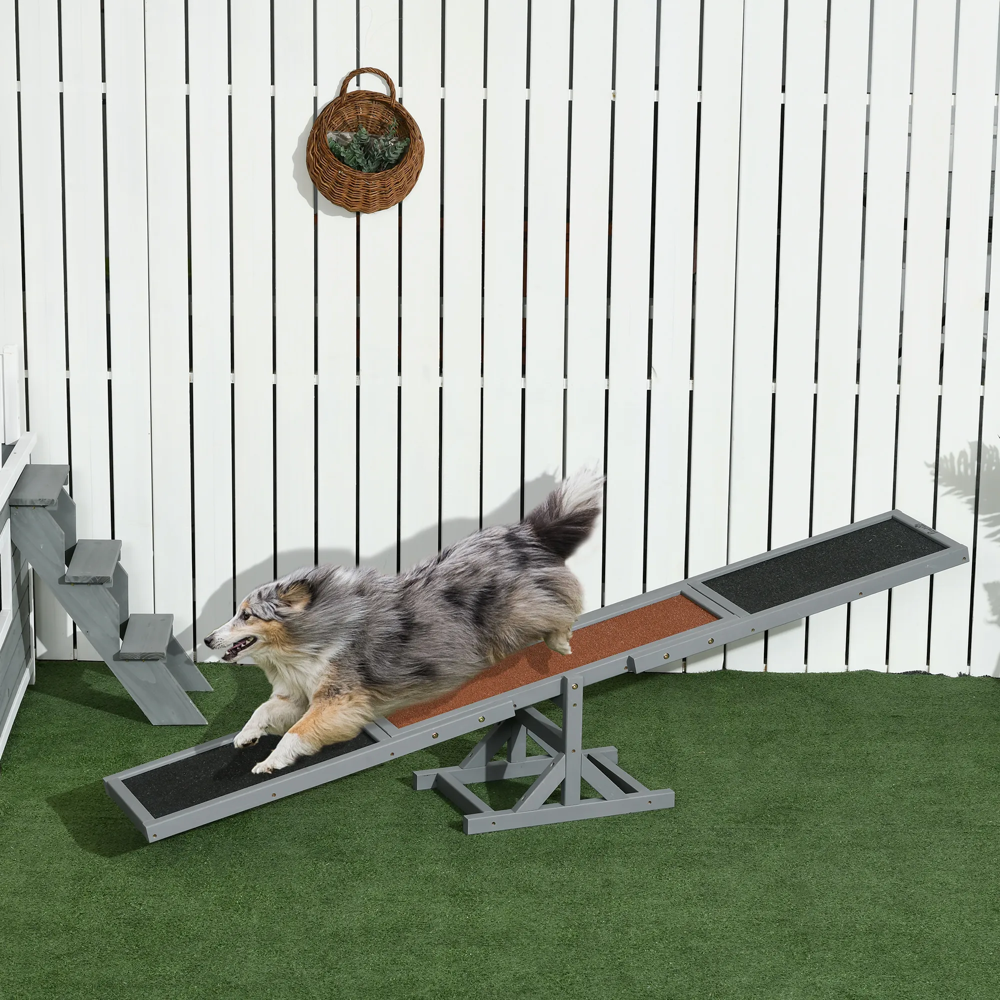 Hundewippe Agility aus Tannenholz, rutschfest, 180x30x30 cm, Grau