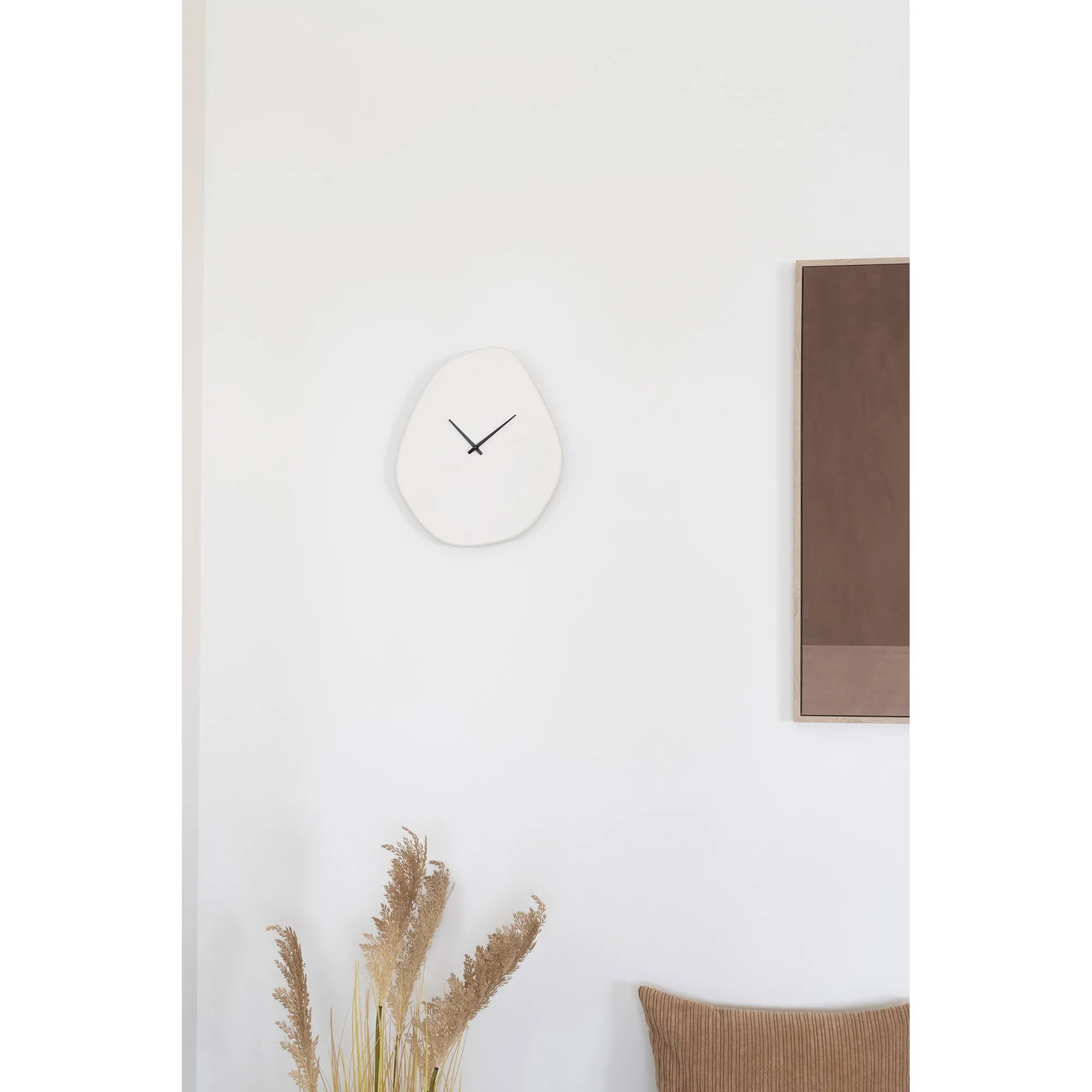 tinkaro Wanduhr organische Form 28x33 cm Off-White