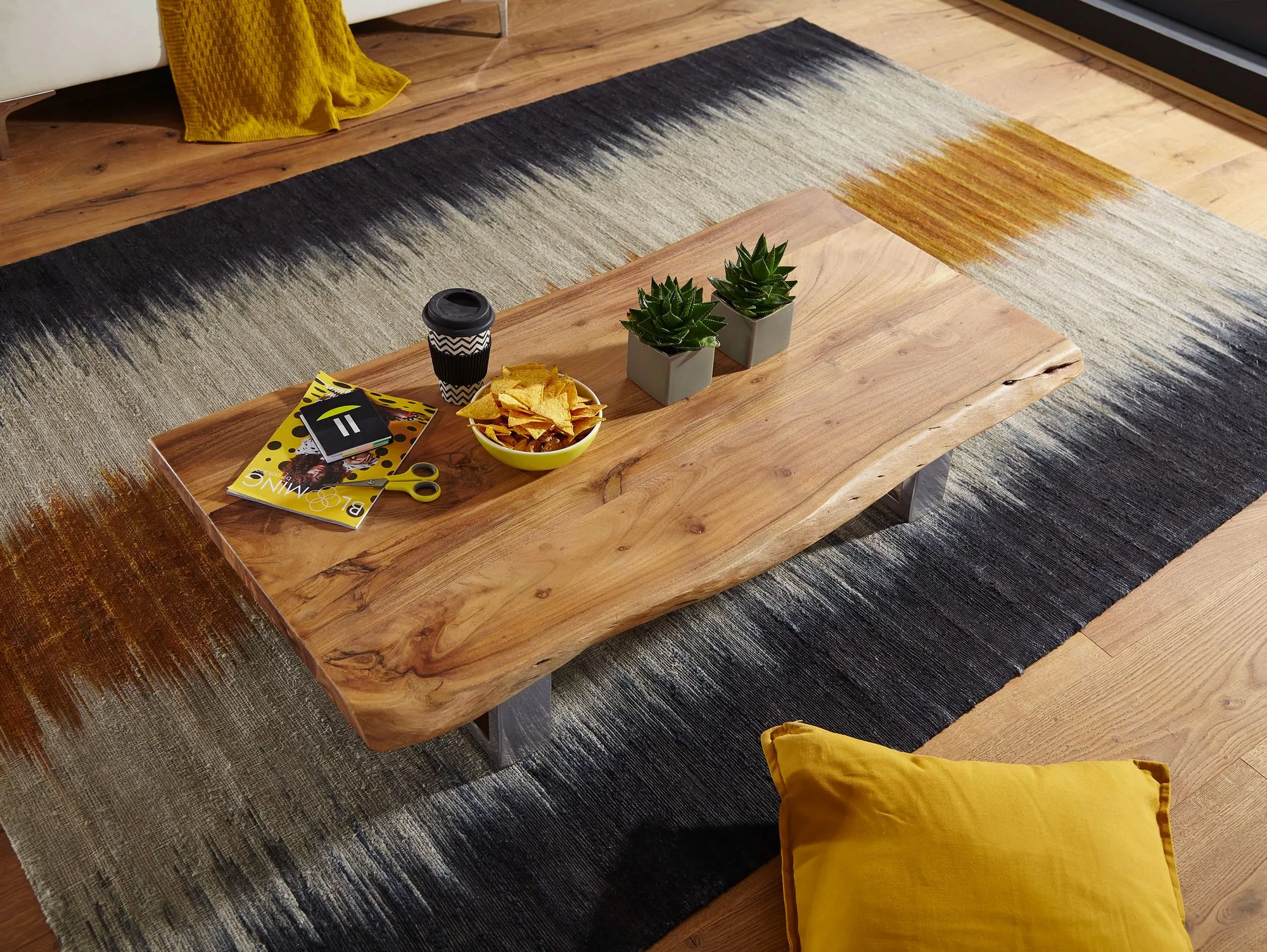 Couchtisch 115 x 25 x 58 cm Akazie Massiv Holz Metallgestell groß