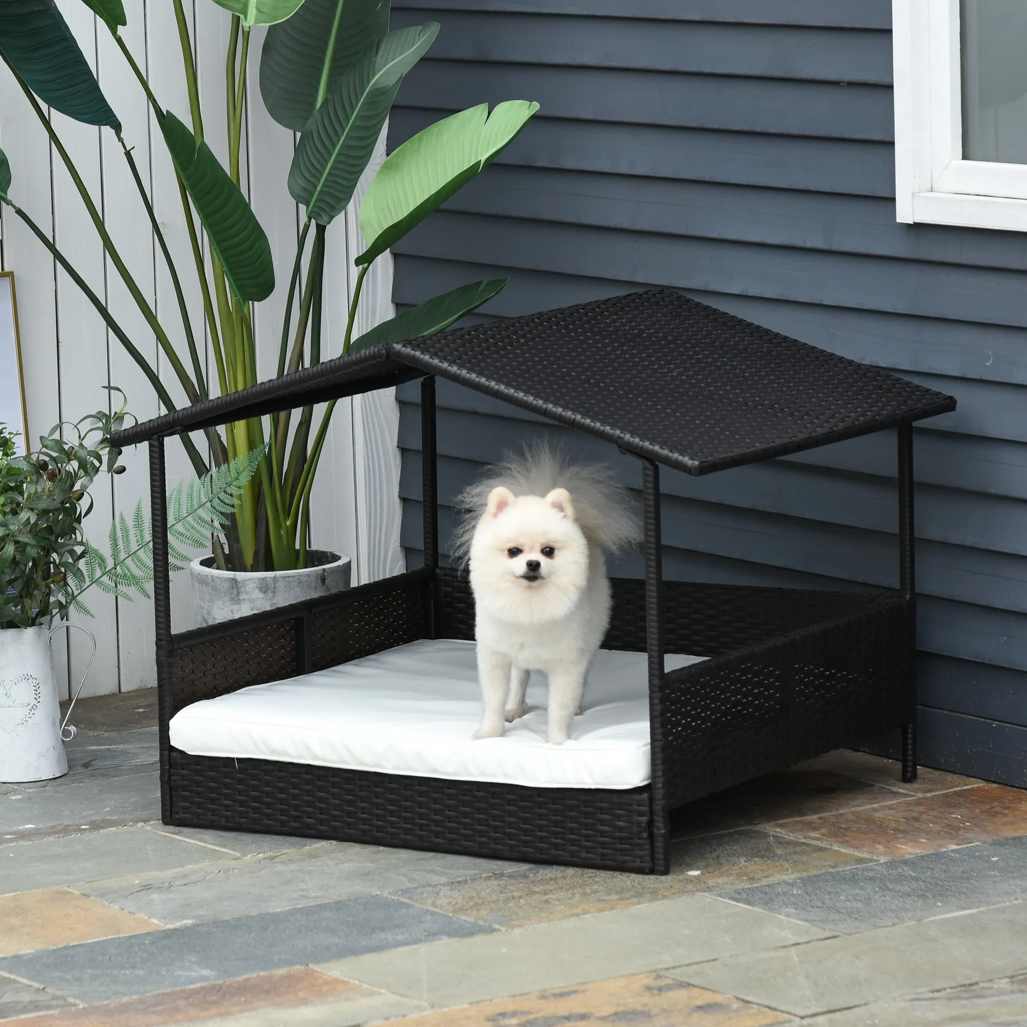 Hundeliege Outdoor mit Dach aus PE Rattan, 69 x 98 x 70 cm, Braun