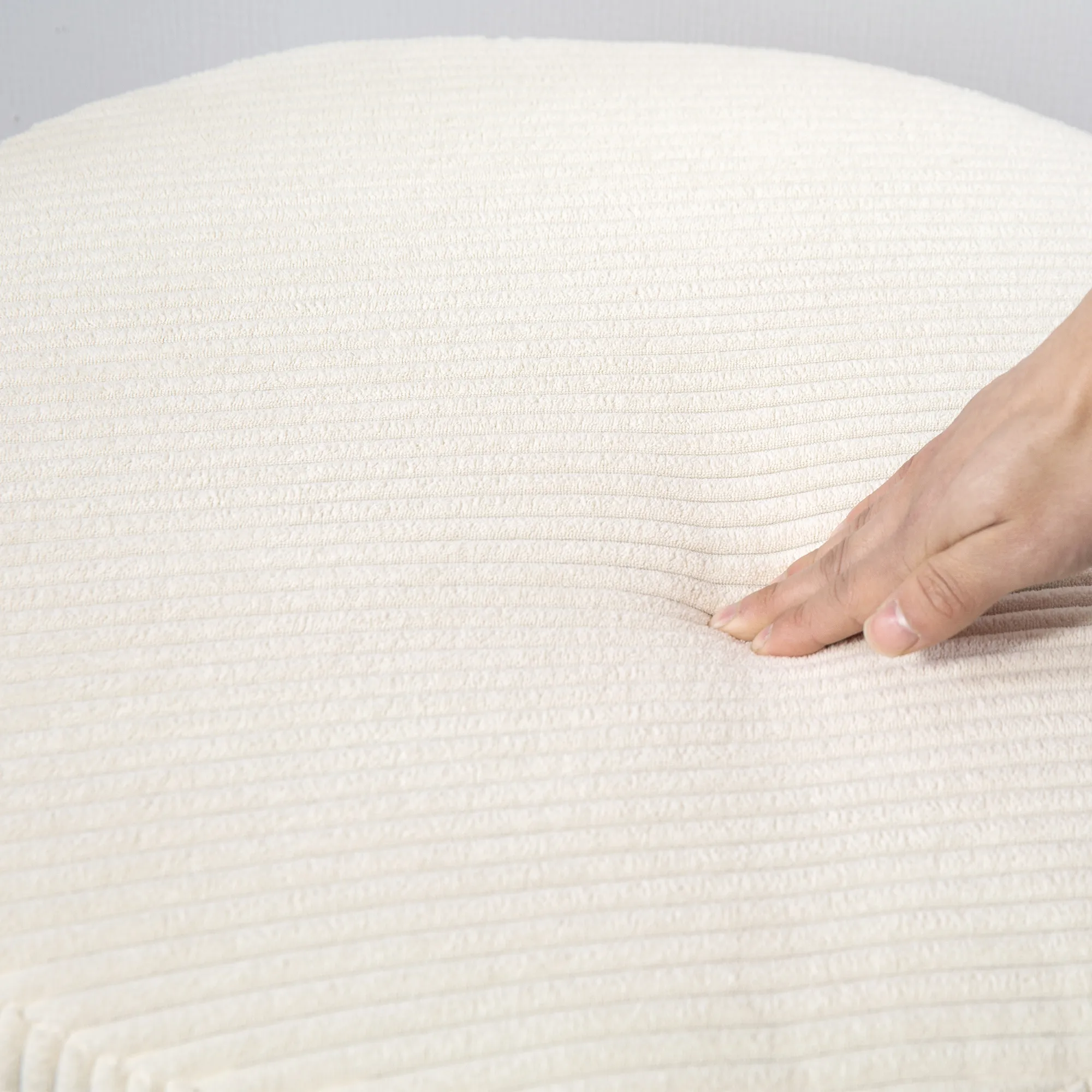 Fußhocker mit 97 L Stauraum, Cordstoff, Schaumstoff, Sitzhocker, Beige